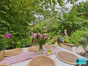 Garden - click for photo gallery